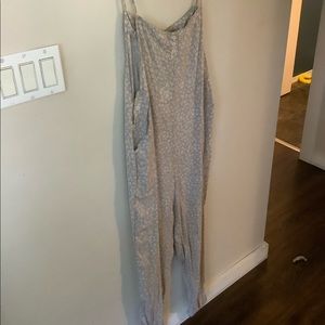 SMASH AND TESS BEACH JILLYALLS IN DAISY DAYS SAND